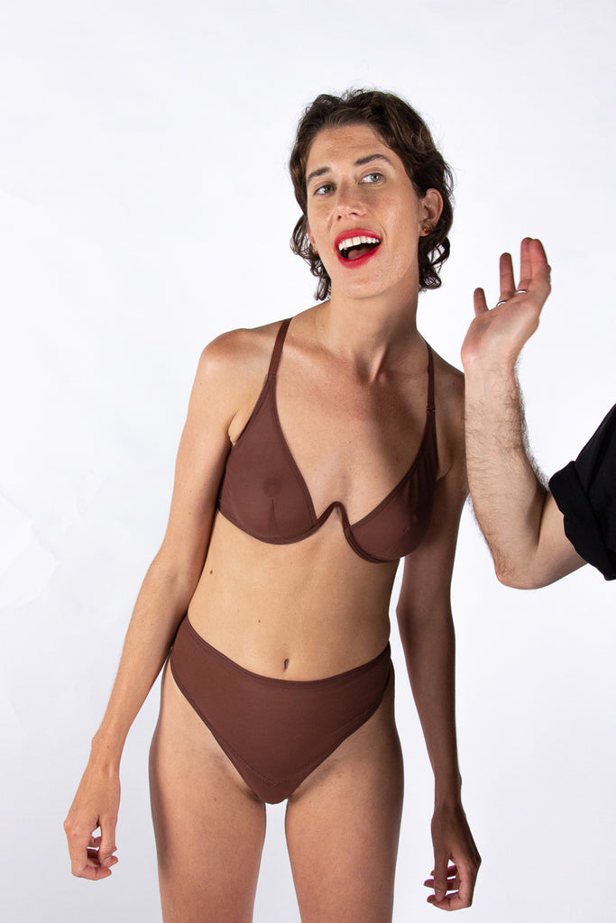 La Fille d'O Fast Girls sheer monowire plunge bra n chocolate brown. Front view shown on model in matching high rise Pierrot thong.